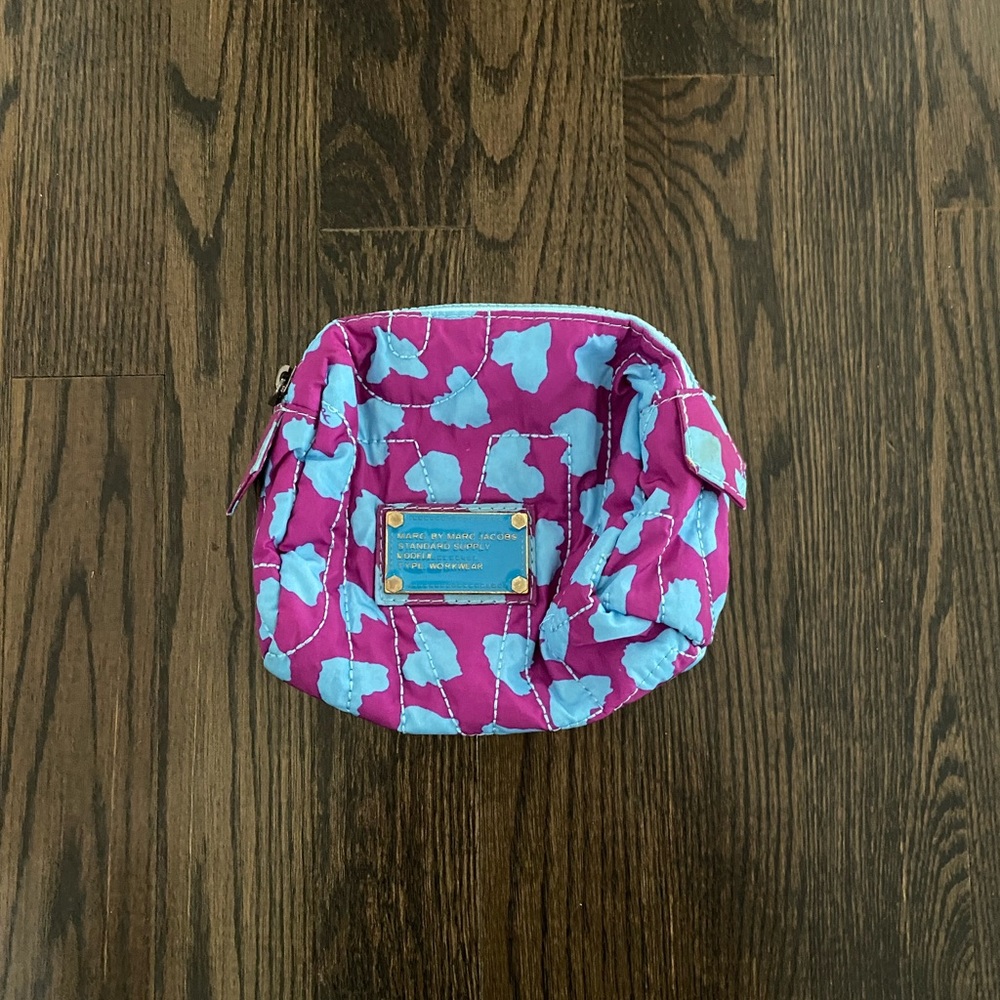 marc jacobs toiletry bag